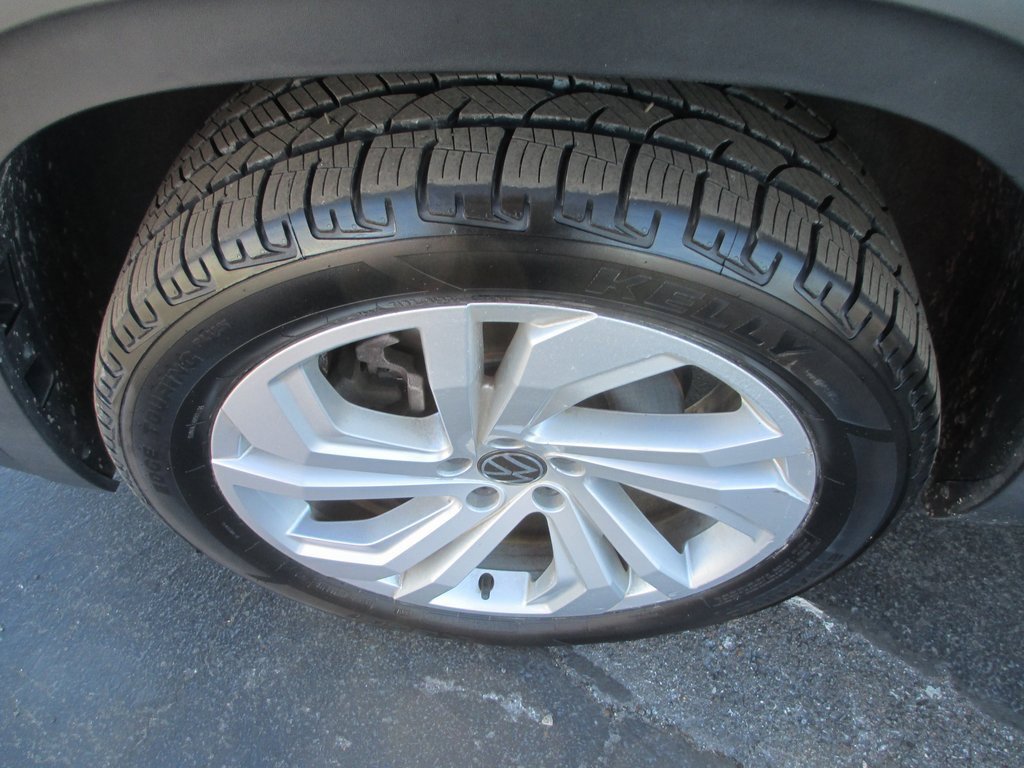 Used 2020 Volkswagen Atlas Cross Sport SEL image 13