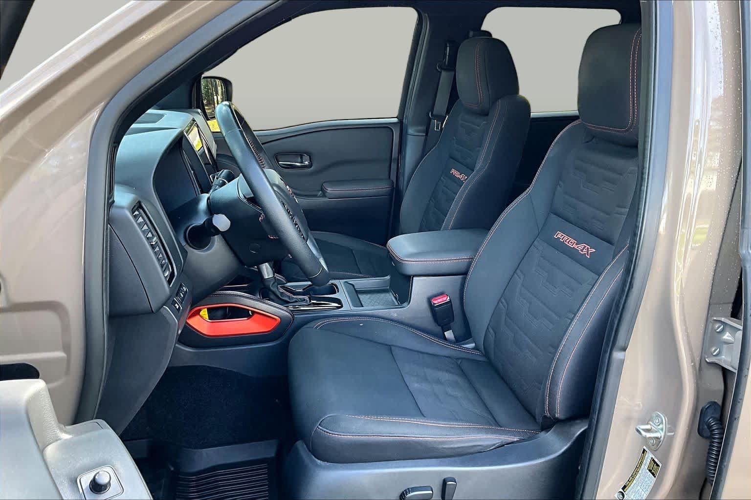 Used 2022 Nissan Frontier PRO-4X w/ Technology Package AWD/4WD image 8