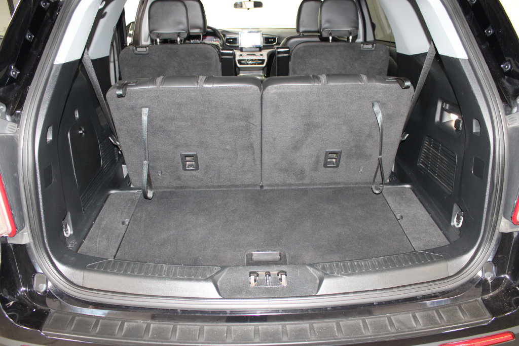 Used 2023 Ford Explorer XLT w/ Equipment Group 202A RWD image 44