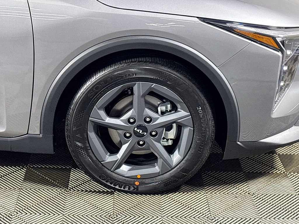 New 2025 Kia K4 LXS image 22