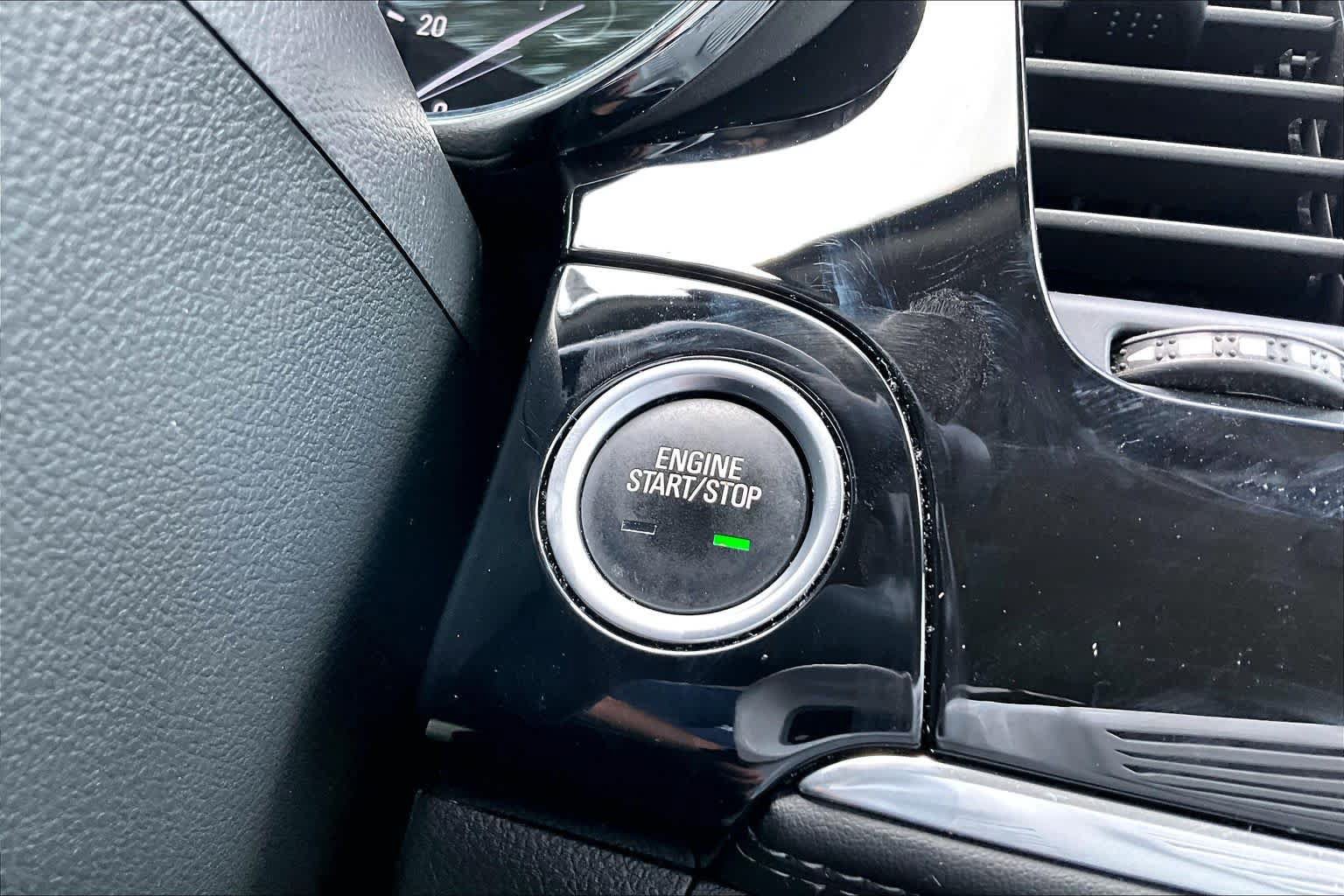 Used 2020 Buick Encore Essence w/ Safety Package II FWD image 33