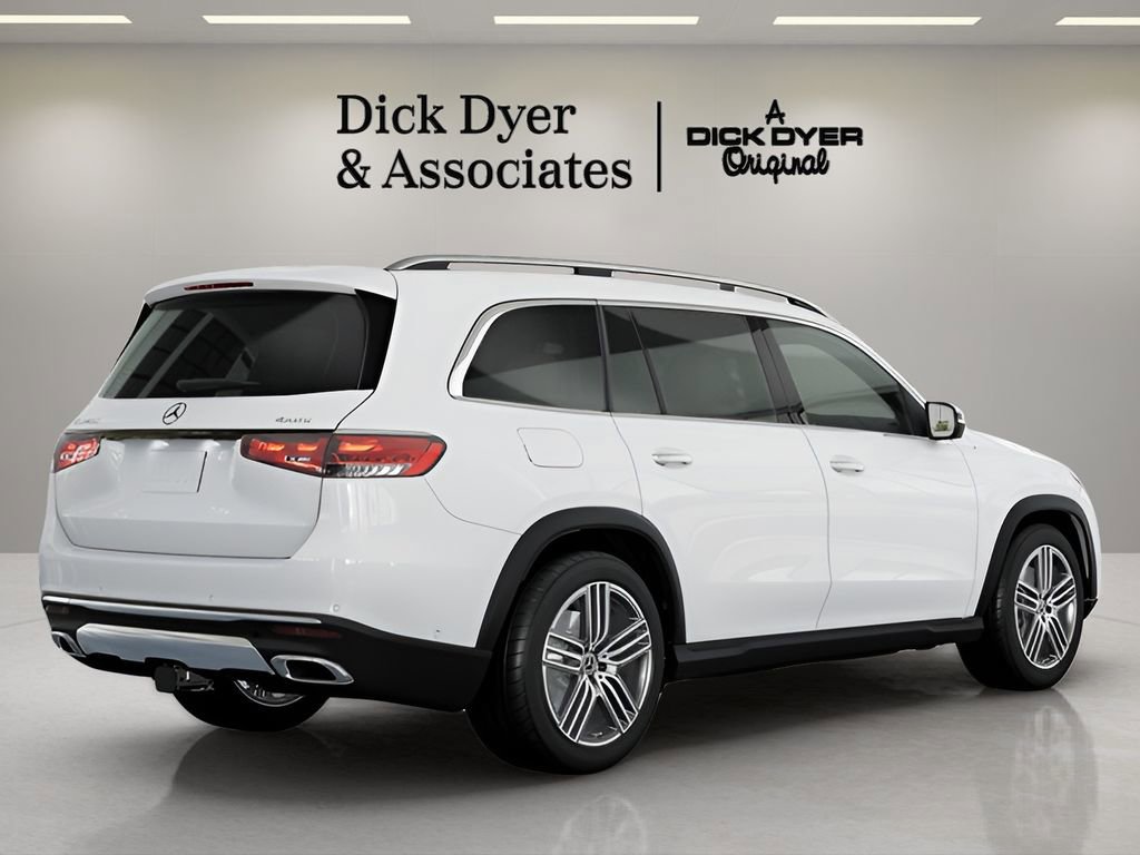 Used 2025 Mercedes-Benz GLS 450 4MATIC image 10
