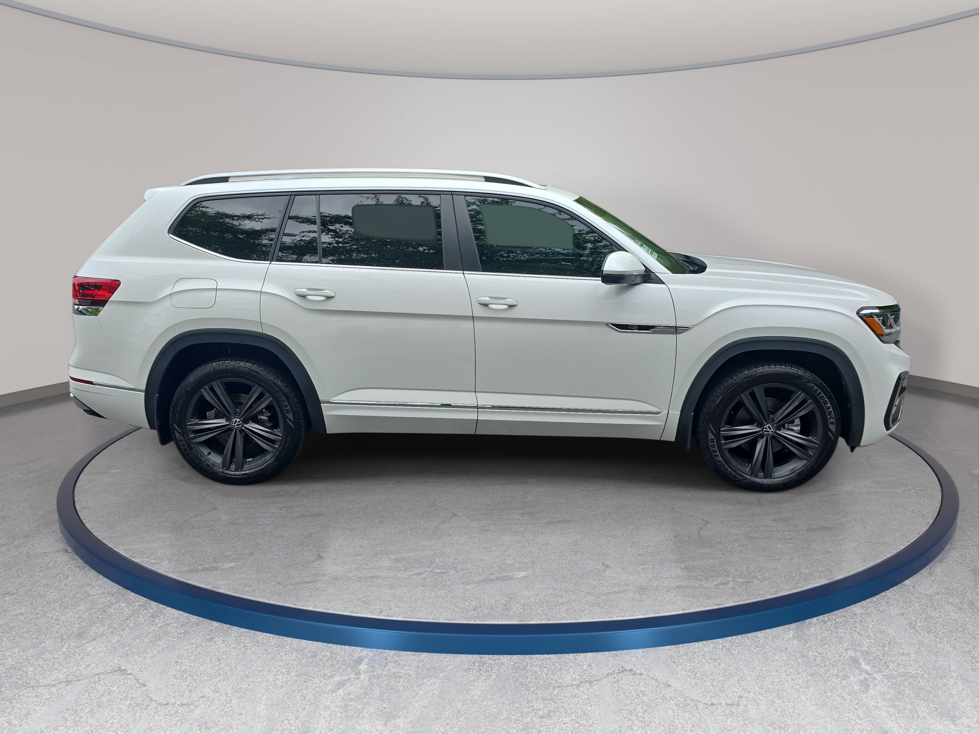 Used 2022 Volkswagen Atlas SEL R-Line AWD/4WD image 4