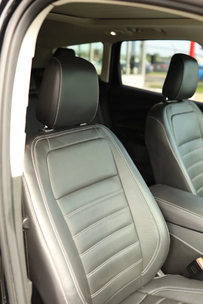 Used 2018 Ford Escape Titanium w/ Ford Safe & Smart Package FWD image 48
