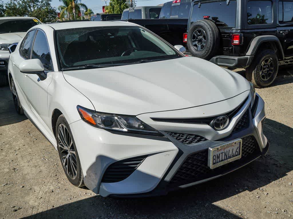 Used 2019 Toyota Camry SE FWD image 4