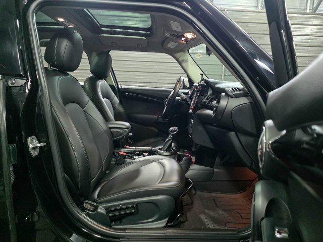 Used 2019 MINI Cooper 4-Door Hardtop image 15