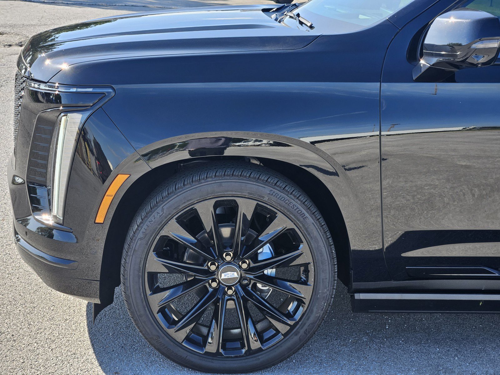 New 2026 Cadillac Escalade ESV Platinum Sport w/ LPO, ONYX Package AWD/4WD image 6