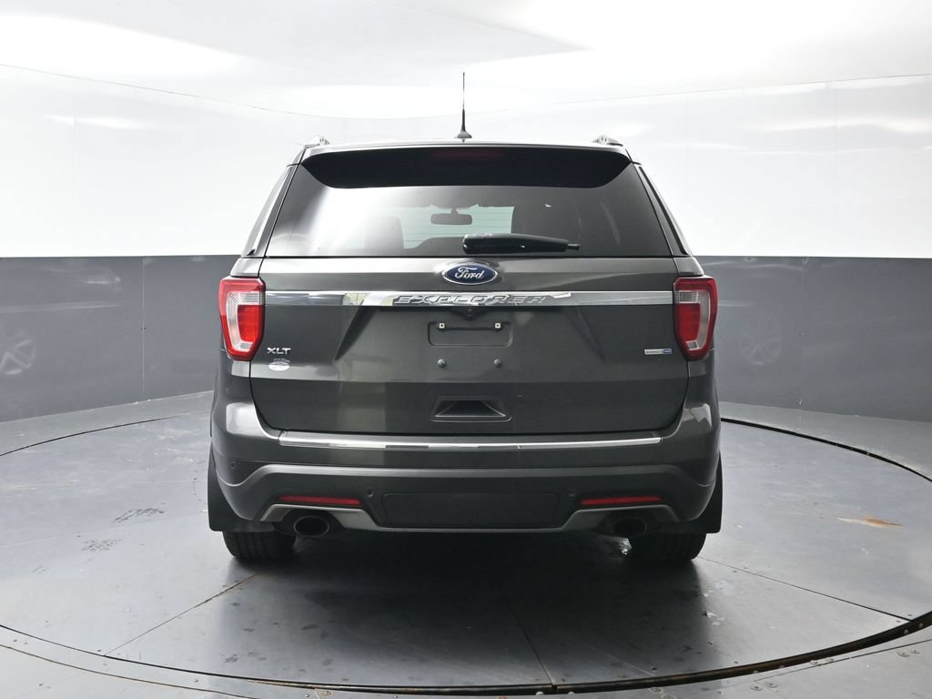 Used 2018 Ford Explorer XLT w/ Equipment Group 202A AWD/4WD image 11