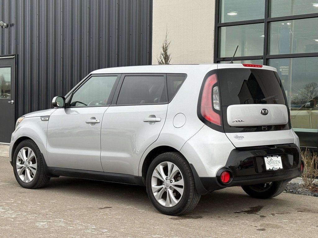 Used 2016 Kia Soul + image 3