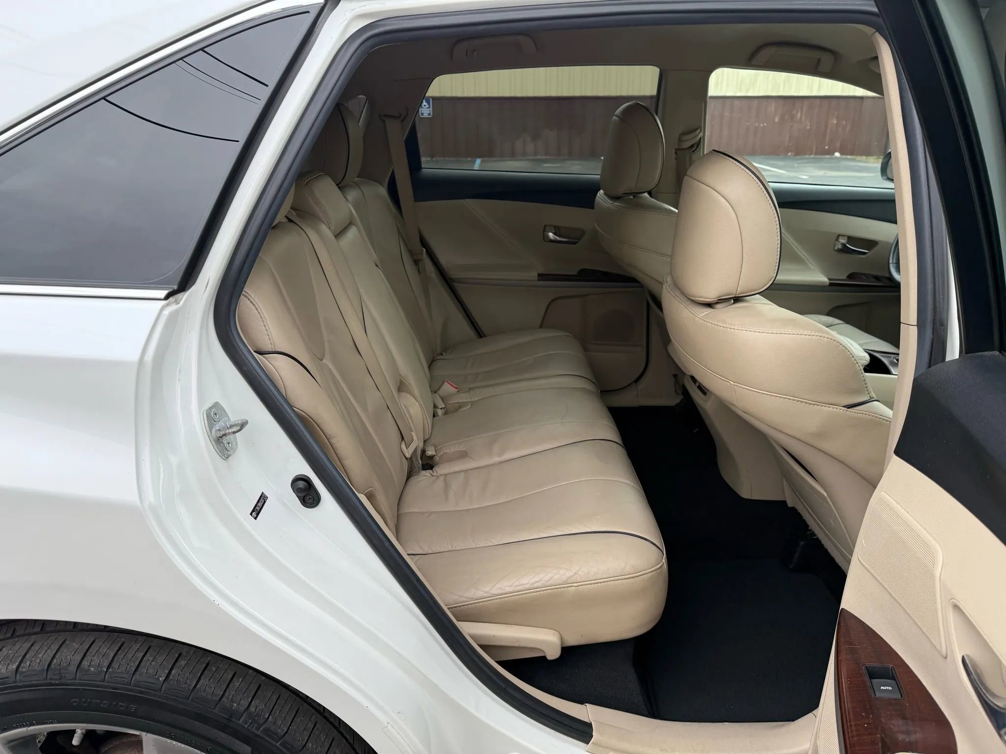 Used 2012 Toyota Venza XLE AWD/4WD image 24