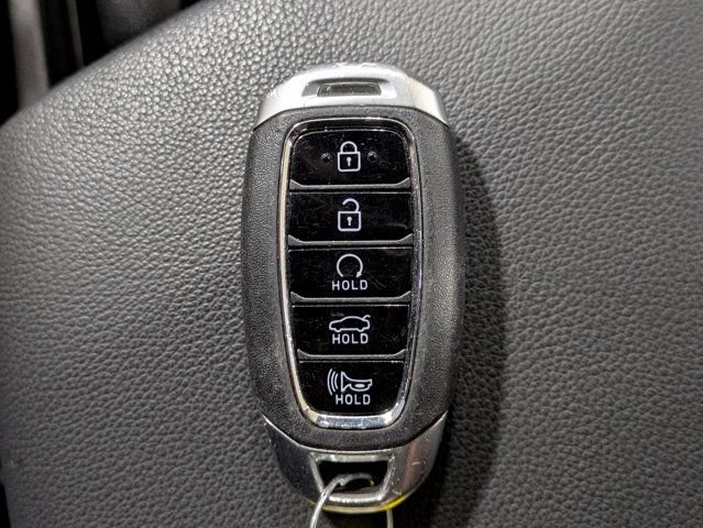 Used 2023 Hyundai Elantra SEL FWD image 28