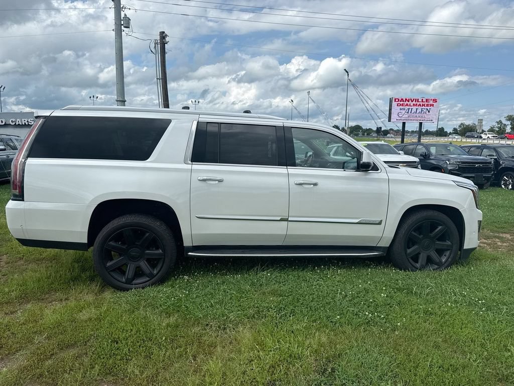 Used 2020 Cadillac Escalade ESV Premium Luxury AWD/4WD image 6