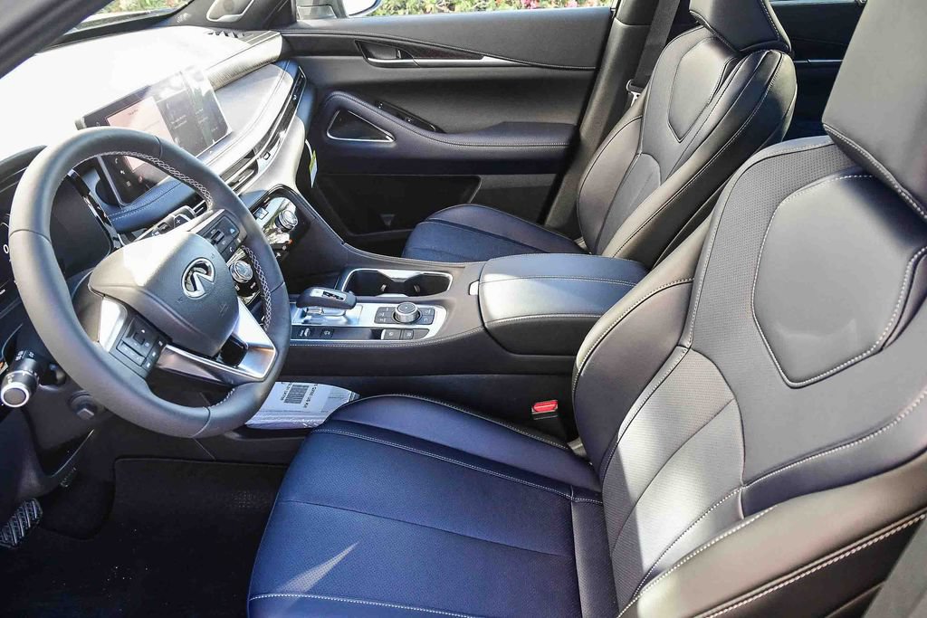 Certified 2026 INFINITI QX60 Sport w/ Dark Cargo Package AWD/4WD image 18