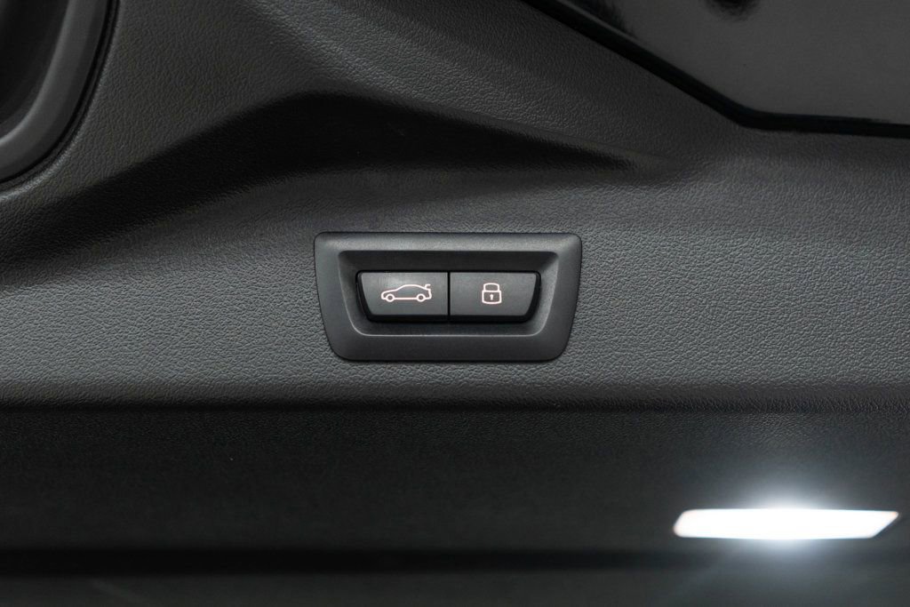 Used 2024 BMW X5 xDrive40i w/ Premium Package image 38