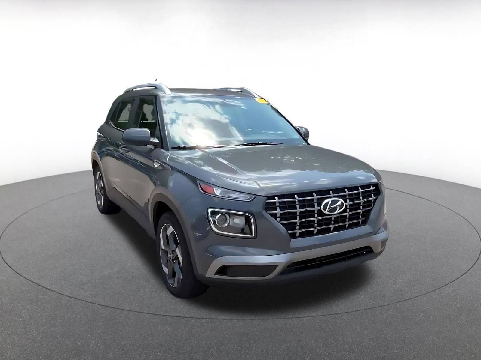 Used 2026 Hyundai Venue SEL FWD image 3