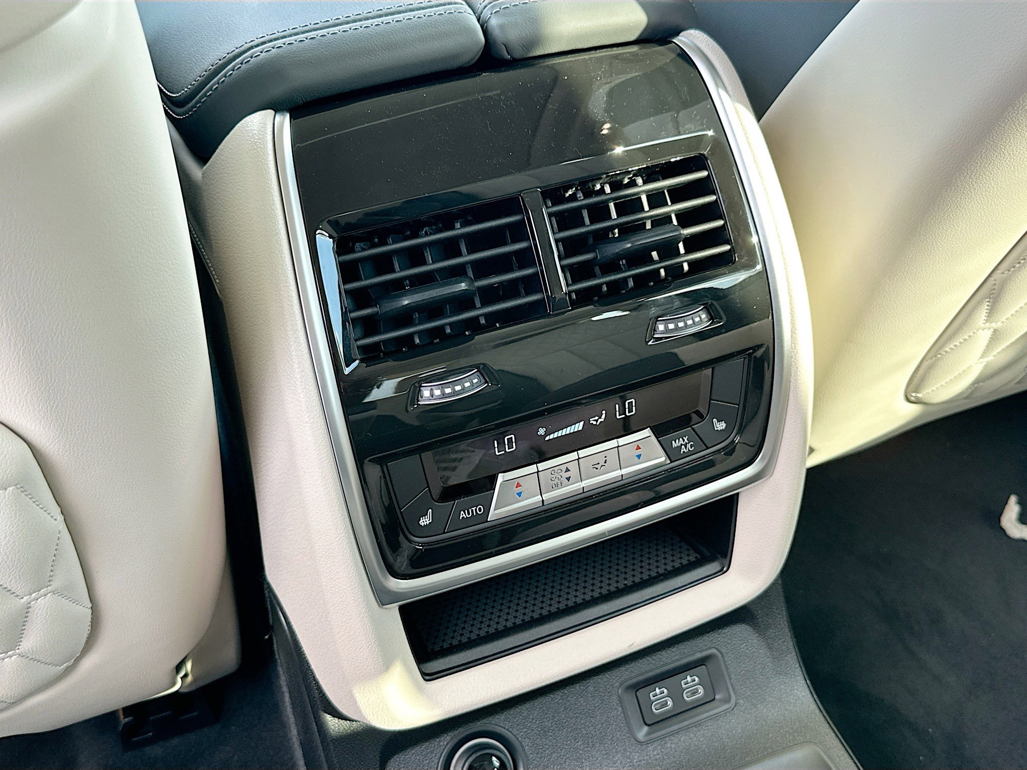 New 2026 BMW X7 M60i image 20