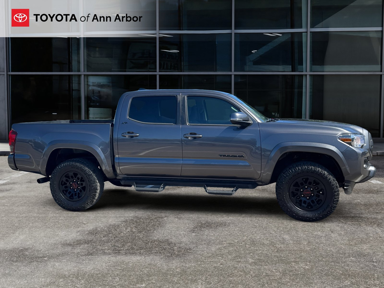 Used 2023 Toyota Tacoma SR5 AWD/4WD image 11