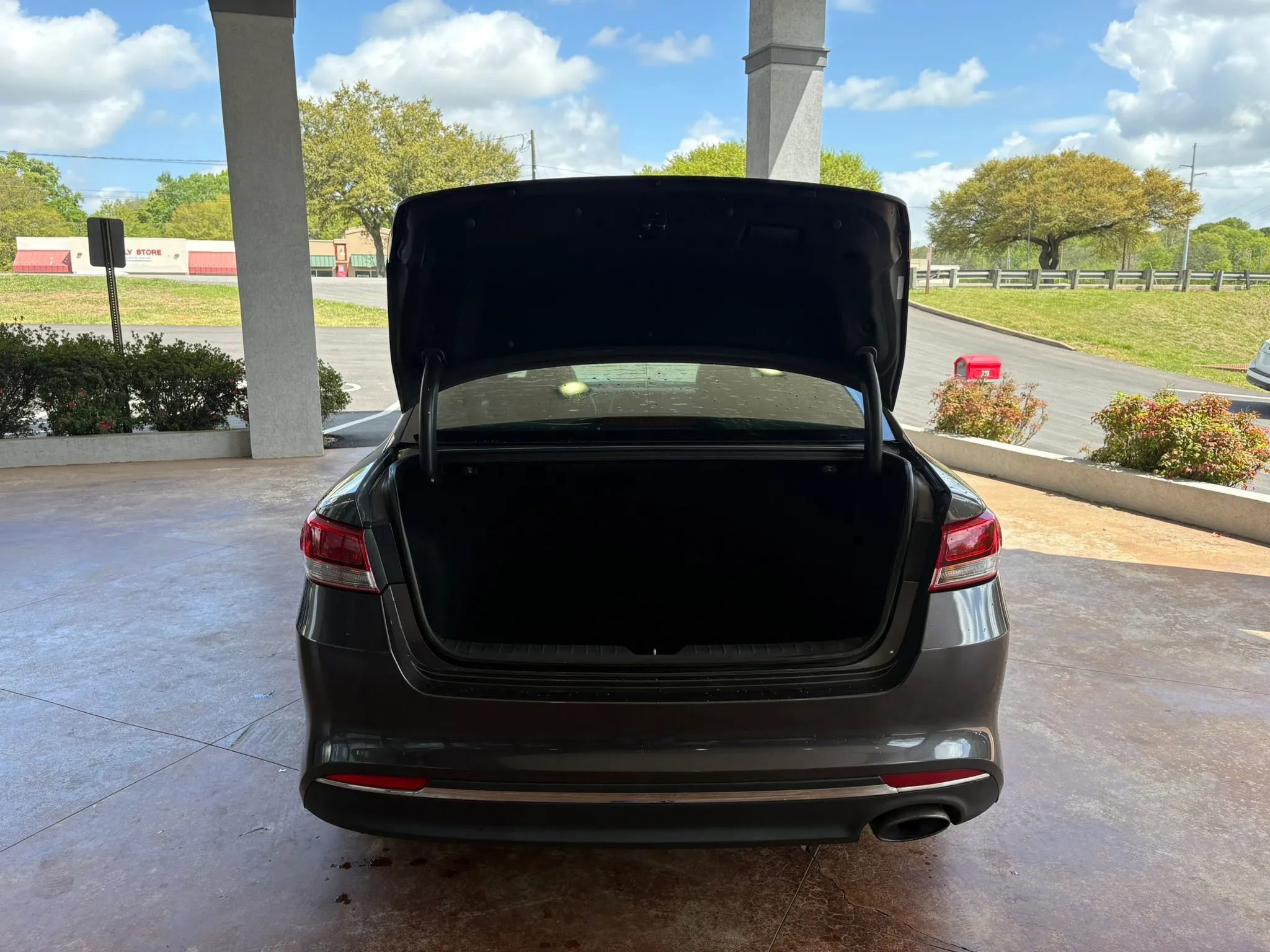 Used 2017 Kia Optima LX image 24