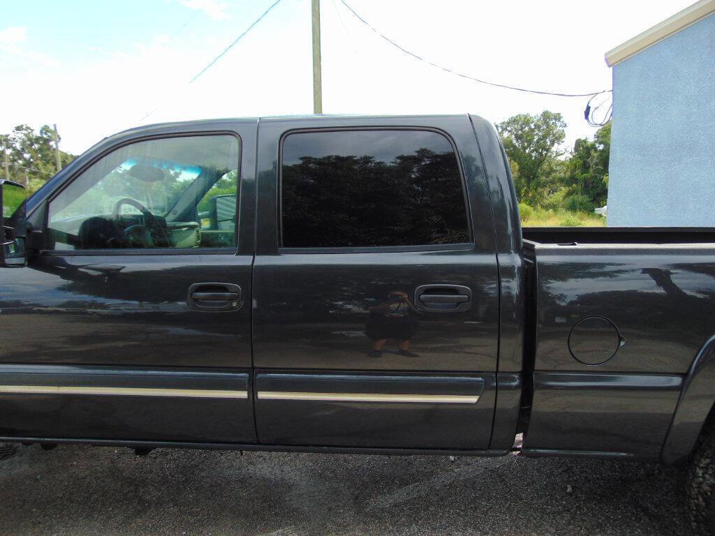 Used 2005 Chevrolet Silverado 2500 LS w/ Heavy-Duty Power Package image 4