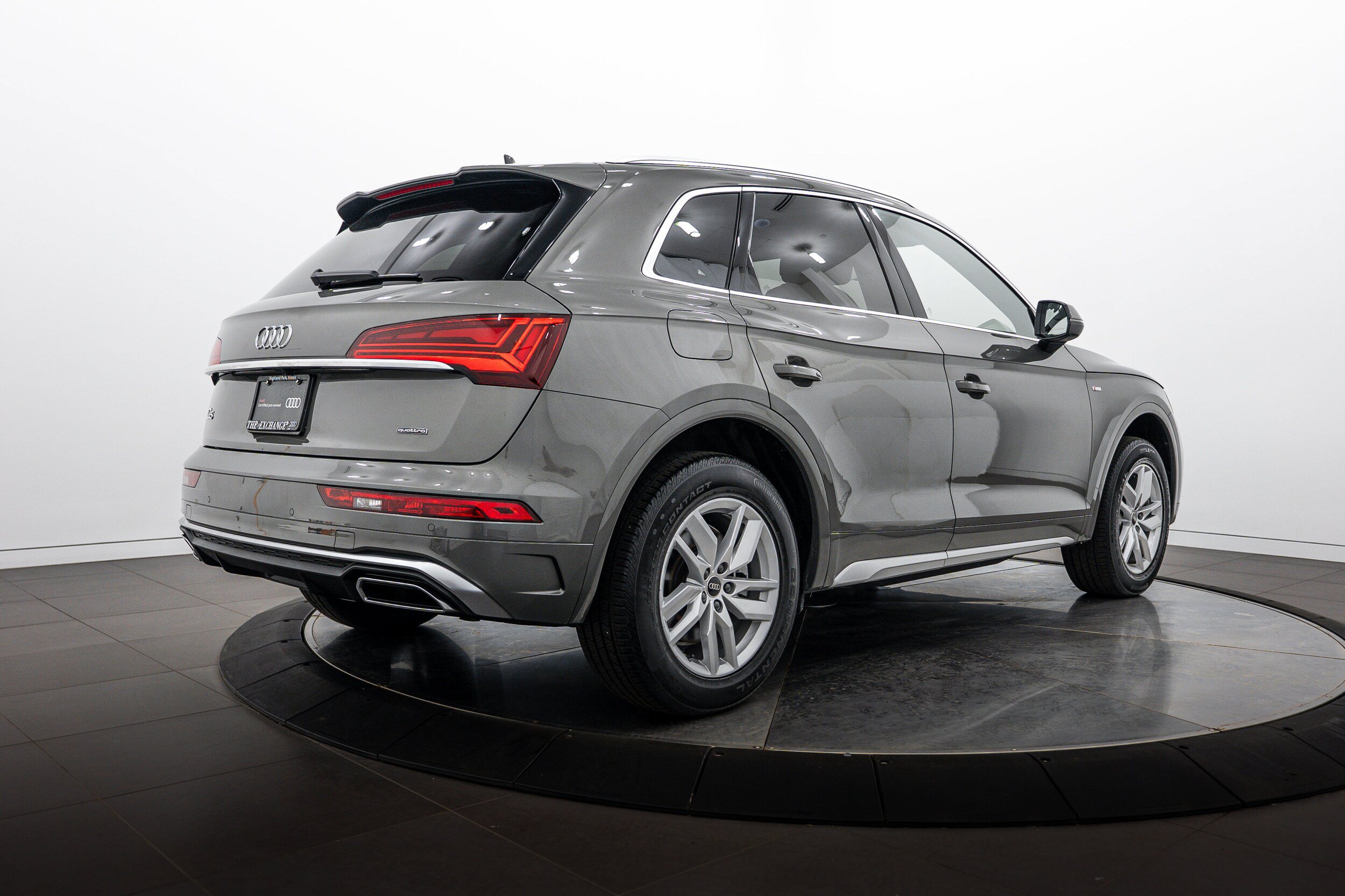Certified 2023 Audi Q5 2.0T Premium w/ Convenience Package AWD/4WD image 4