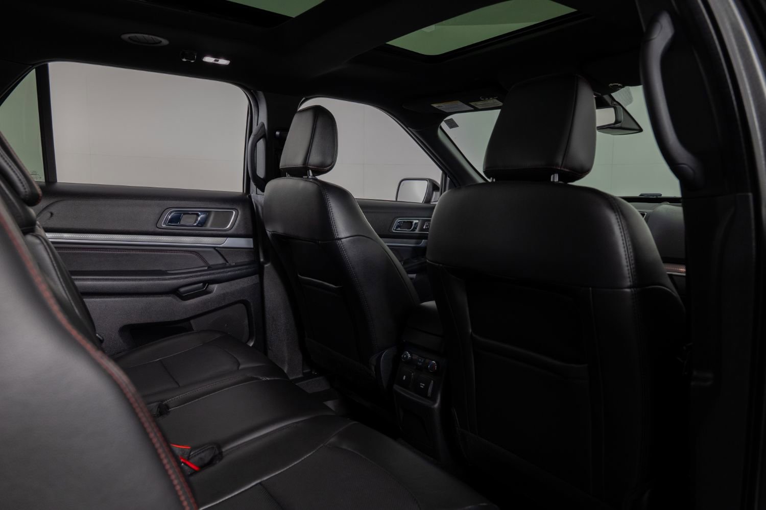 Used 2018 Ford Explorer Sport w/ Equipment Group 401A image 24