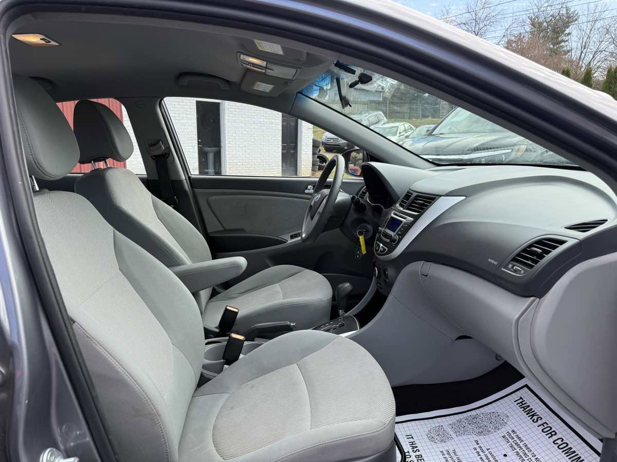Used 2014 Hyundai Accent GLS image 10
