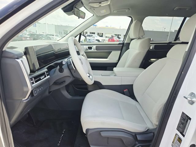 Used 2025 Hyundai Santa Fe SE FWD image 8
