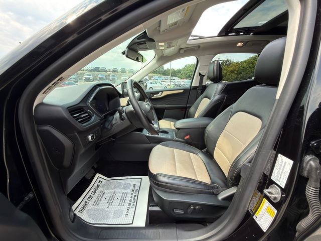 Used 2022 Ford Escape Titanium w/ Titanium Elite Package AWD/4WD image 23