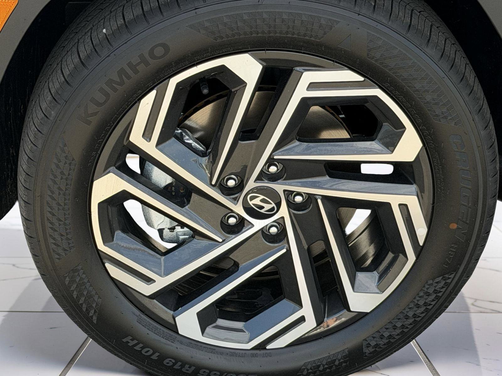 New 2026 Hyundai Tucson Limited FWD image 5