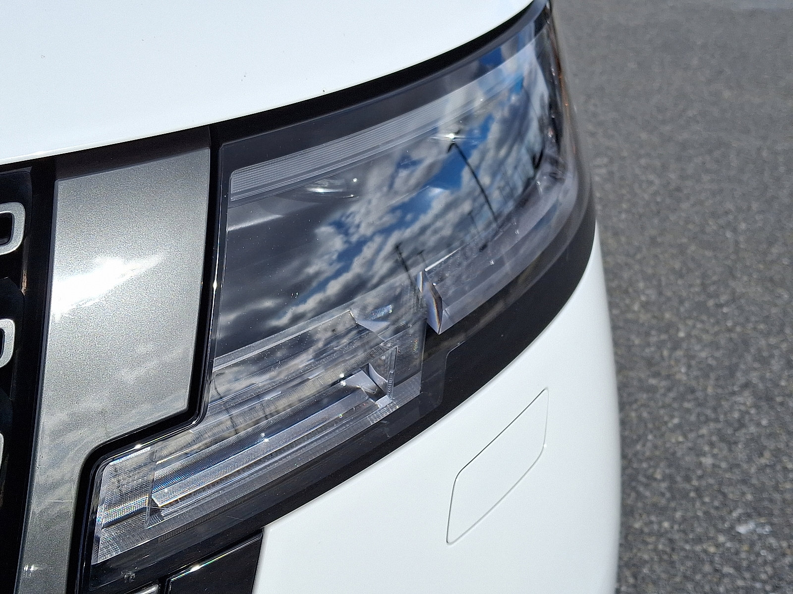 Used 2023 Land Rover Range Rover SE AWD/4WD image 8
