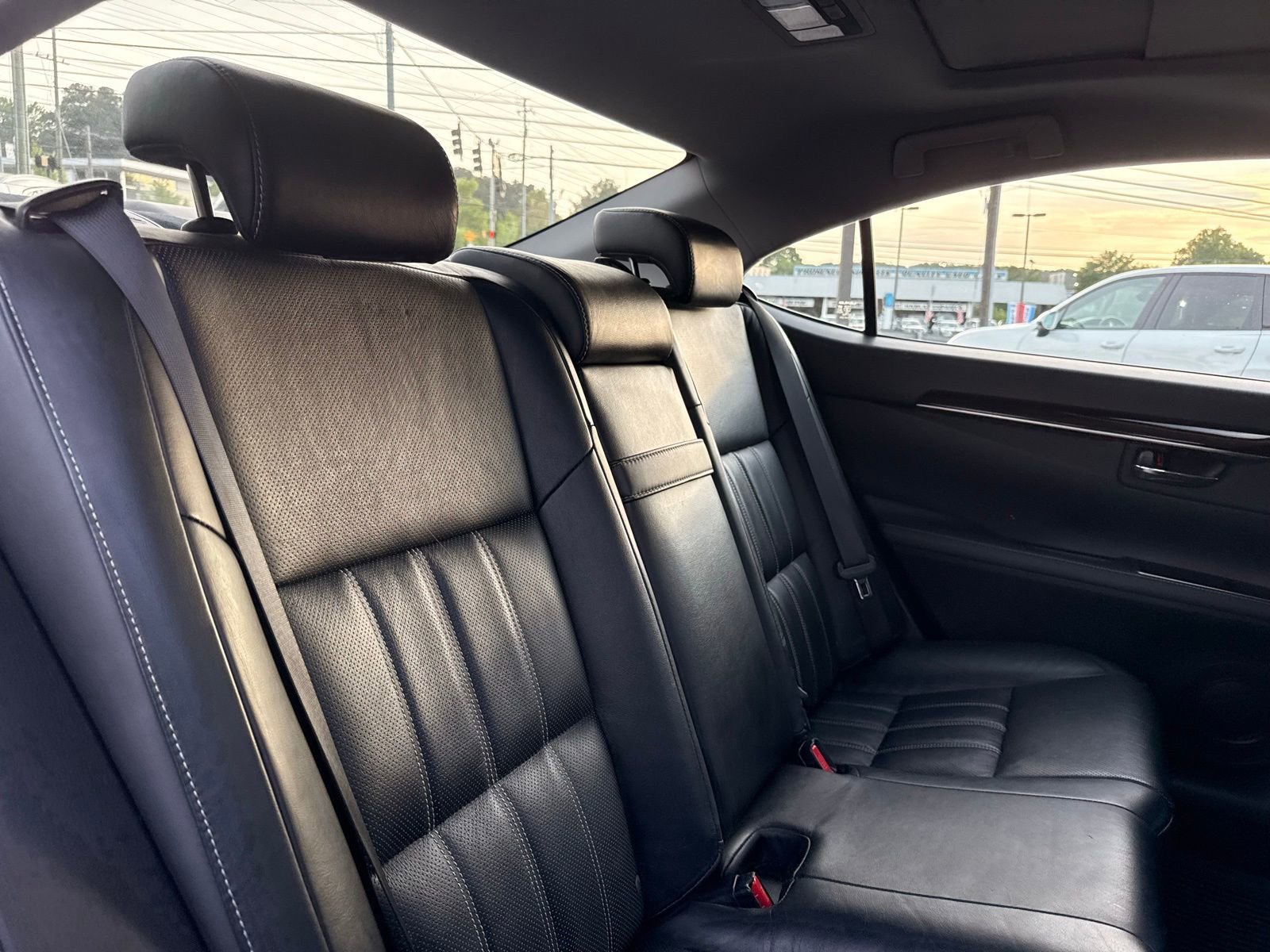 Used 2016 Lexus ES 350 w/ Luxury Package w/Wood Trim FWD image 34