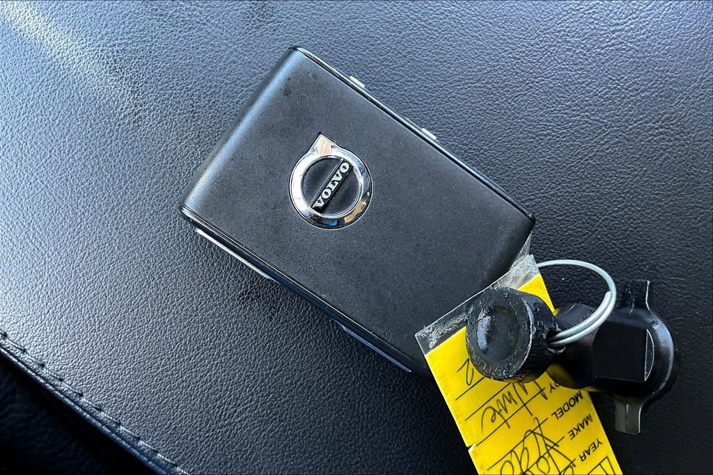 Certified 2023 Volvo XC90 T8 Plus w/ Protection Package Premier image 13