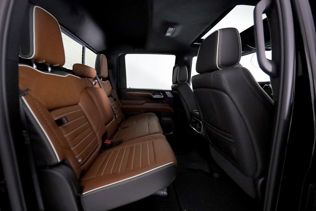 Used 2026 GMC Sierra 3500 Denali Ultimate image 14