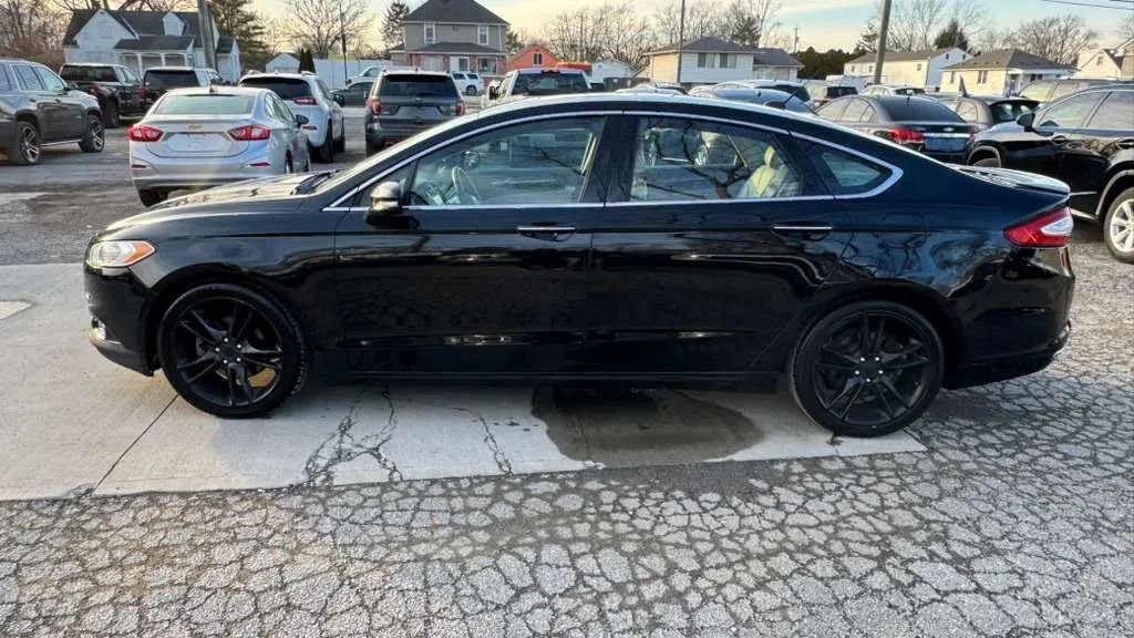Used 2016 Ford Fusion Titanium image 2