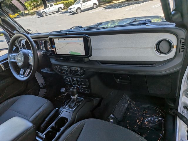Used 2024 Jeep Wrangler Unlimited Sahara w/ Technology Group AWD/4WD image 20