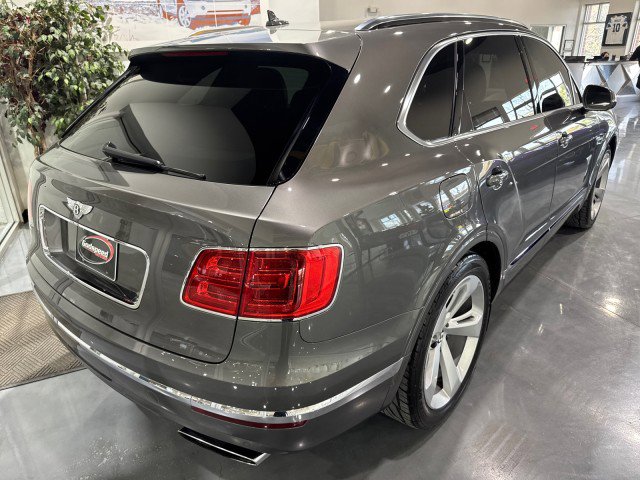 Used 2017 Bentley Bentayga image 38