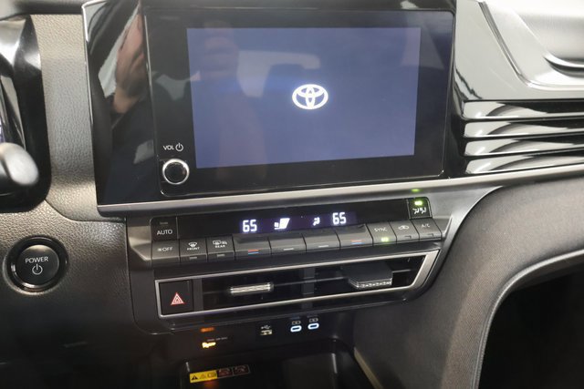 Used 2025 Toyota Camry LE FWD image 19
