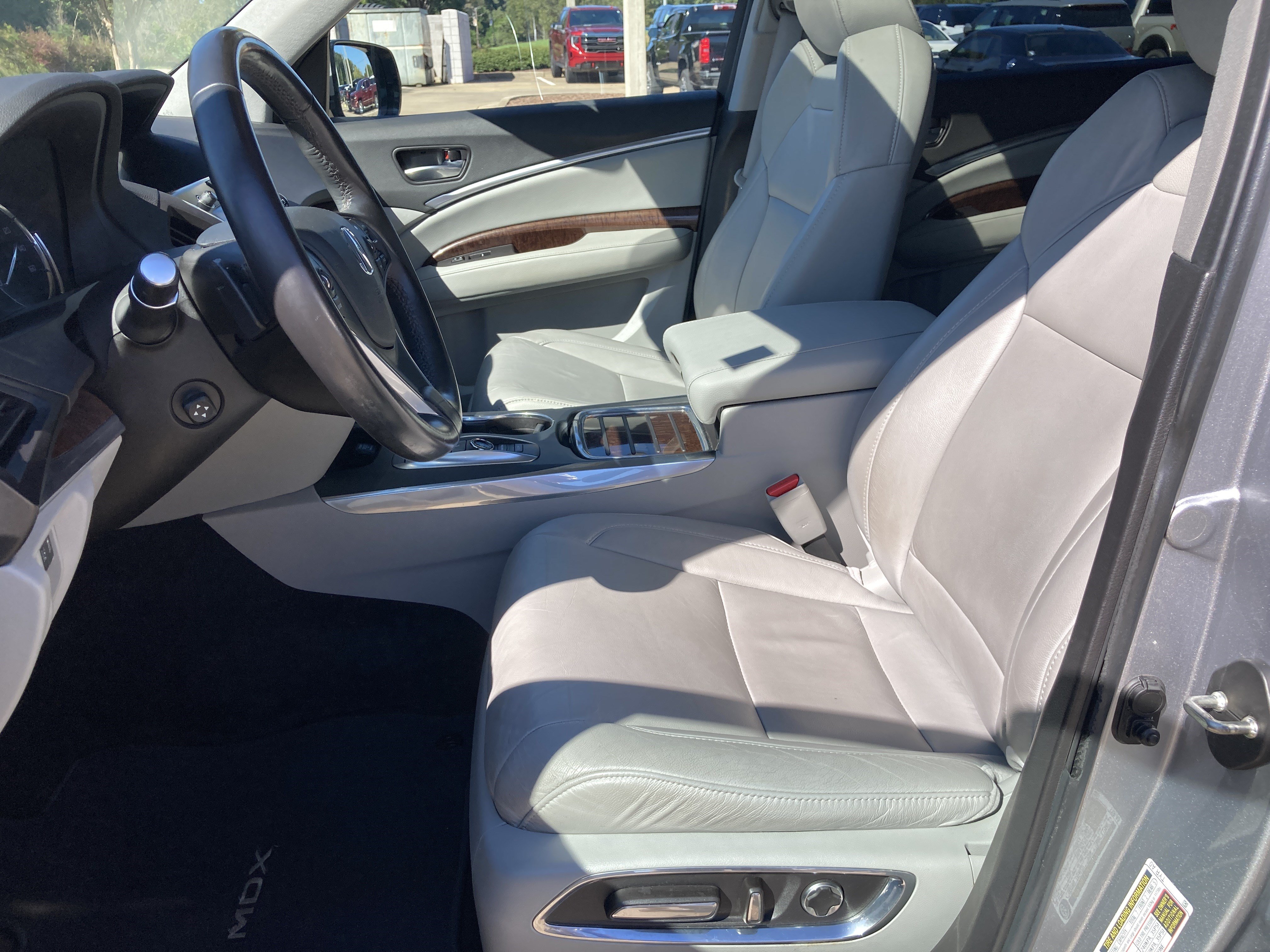 Used 2020 Acura MDX FWD image 11