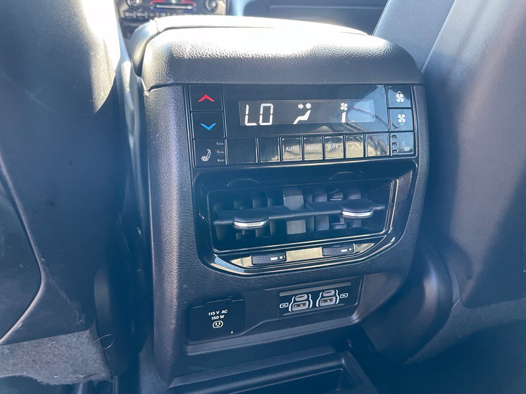 Used 2022 Jeep Grand Cherokee L Limited AWD/4WD image 19