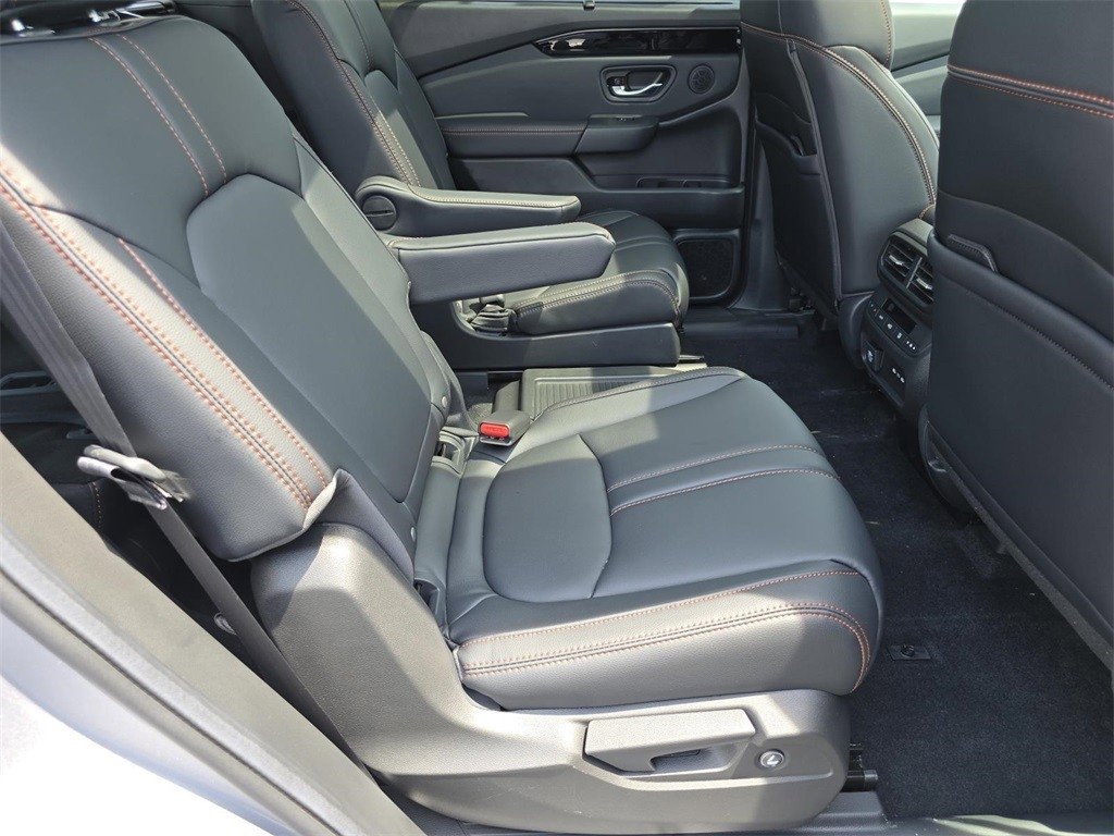 New 2025 Honda Pilot TrailSport image 23