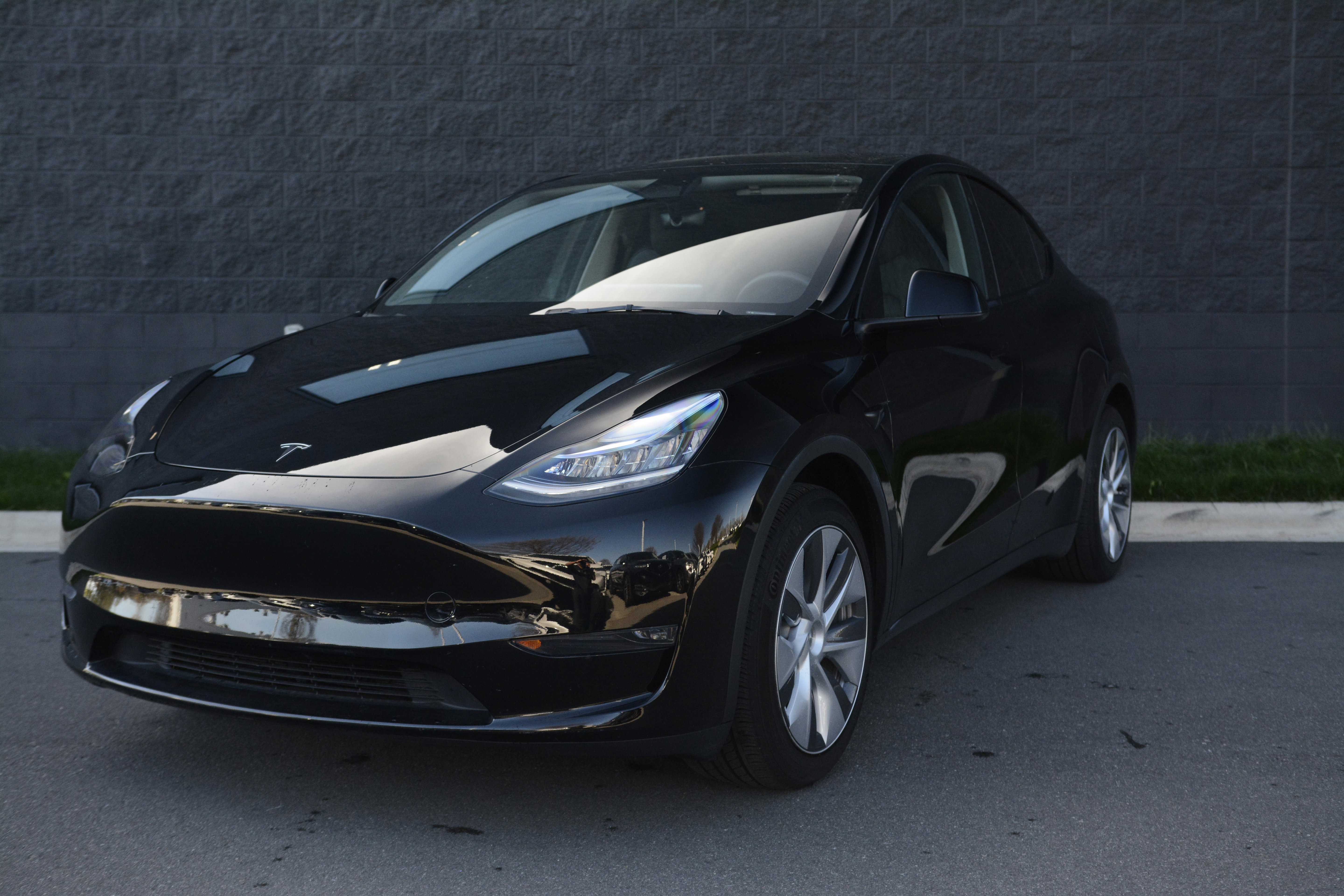 Used 2023 Tesla Model Y Long Range image 1