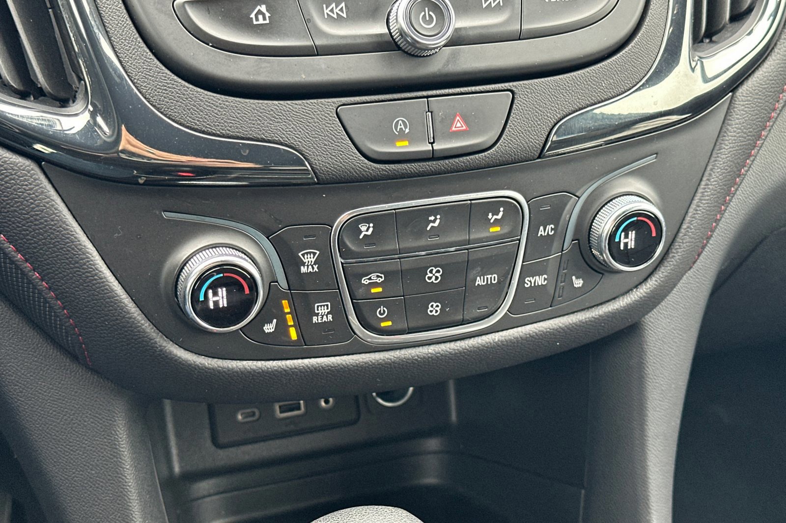 Used 2024 Chevrolet Equinox RS w/ RS Leather Package image 20