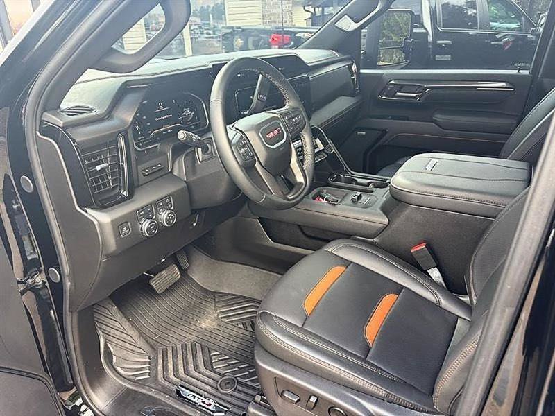 Used 2025 GMC Sierra 2500 AT4 w/ AT4 Premium Plus Package AWD/4WD image 14