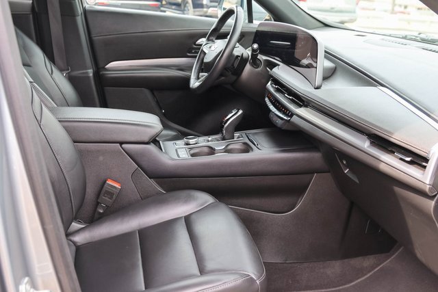 Used 2024 Cadillac XT4 Premium Luxury image 17