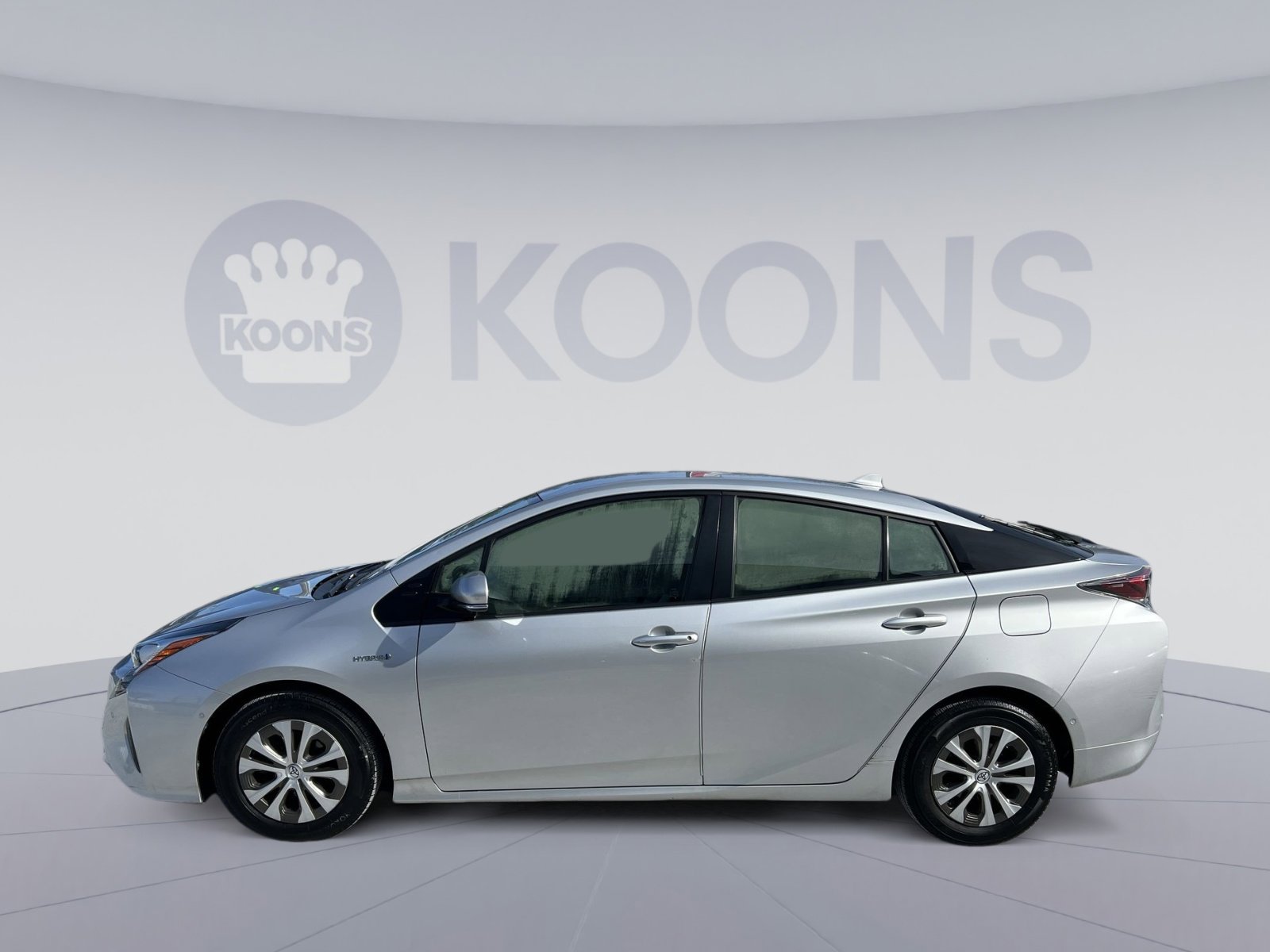 Used 2017 Toyota Prius Two image 2