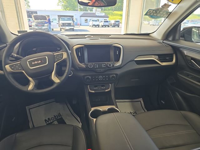 Used 2023 GMC Terrain Denali w/ Denali Premium Package AWD/4WD image 11