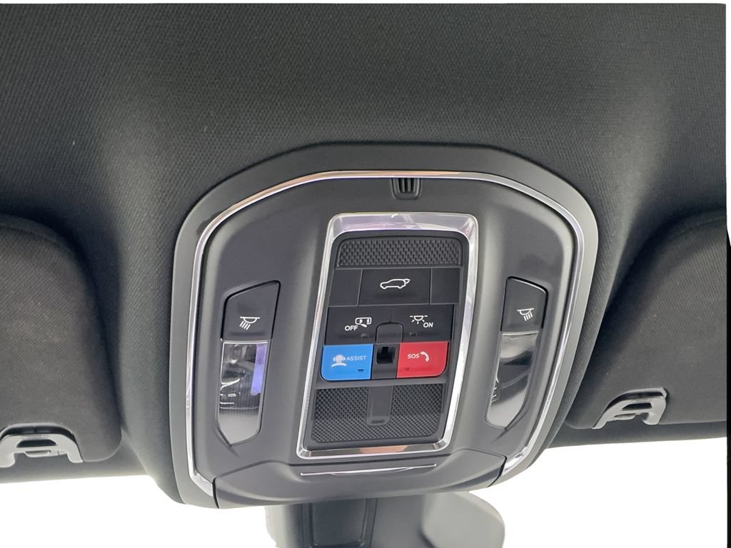 Used 2024 Jeep Wagoneer L Series II RWD image 47