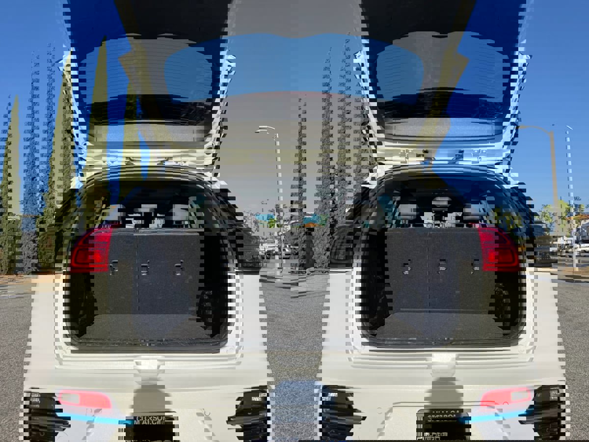 Used 2022 Kia Niro EX Premium w/ Cold Weather Package image 21