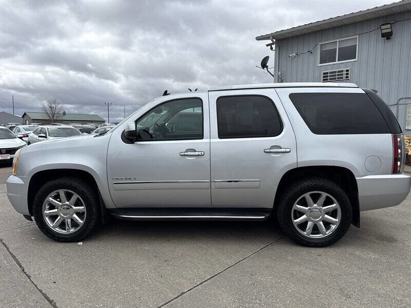 Used 2012 GMC Yukon Denali AWD/4WD image 3