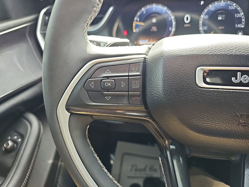 Used 2023 Jeep Grand Cherokee L Laredo image 22